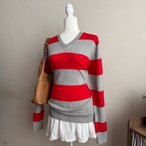 Tommy Hilfiger Women's V-Neck Red and Gray Sweater Size Large